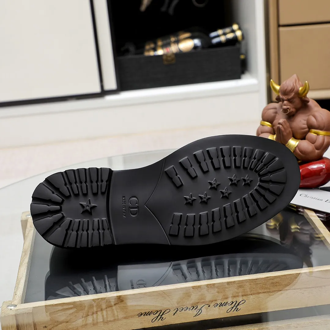 Men's shoes 💰520🕷️🕷️[Dior] Dior's new casual men's shoes are launched in Hong Kong counters. Official website 1:1 production. Italian woven cowhide + water-dyed 🐂 leather lining. Designed by European and American masters. Perfect shape to create counter quality, solid color rubber wear-resistant outsole and classic dazzling toe! Super versatile and very comfortable. High-end without losing taste, fashionable and novel! ! Absolute focus! 8 colors available! Code number 38-45……
